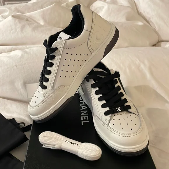 ‼️SOLD‼️ Chanel Logo Sneakers 36.5 - Picture 4 of 13
